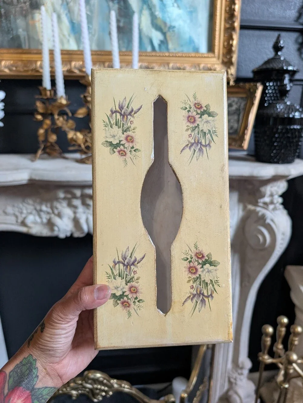 Vintage Florentine Flower Details Wooden Tissue Holder, Made in Italy, 11